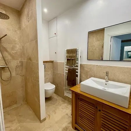 Hotell De Piscine Calme Et Verdure Vallauris